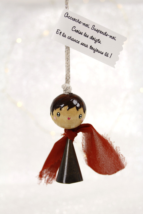 (image pour) Clochette Antique Garçon Châtain